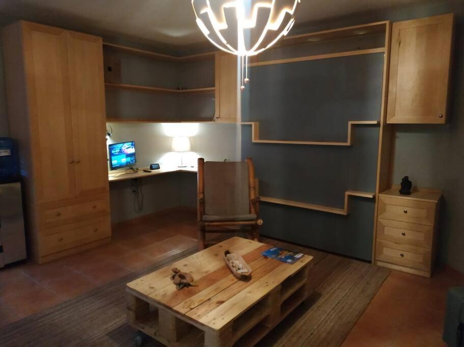 Modern, Welcoming Studio, Ocean View In ฆวนโดลีโอ ภายนอก รูปภาพ